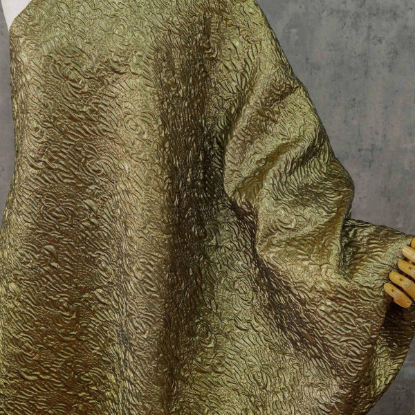 超柔压花织物 - 耐磨耐脏易清洁，出口级品质汽车内饰与高端箱包专用材料