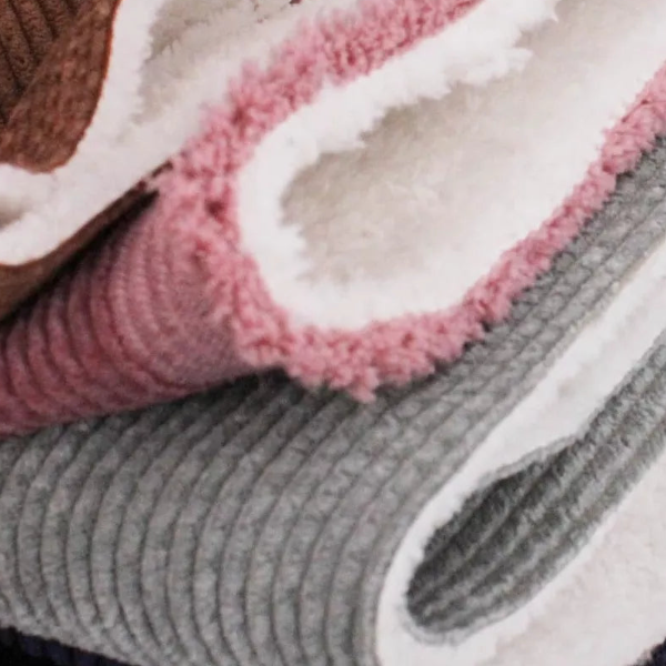 耐磨灯芯绒沙发面料 - 环保活性染色色牢度高，适用于家具软包及抱枕布料